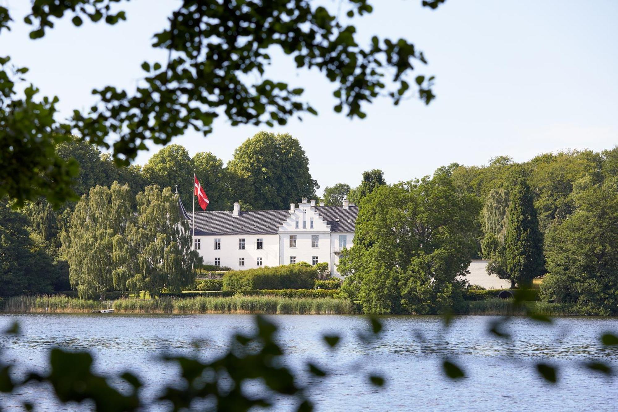 Dallund Slot Sonderso Exteriör bild